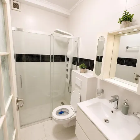 Appartement Cozy Bedroom Studio With Modern Kitchen & Bath Boekarest