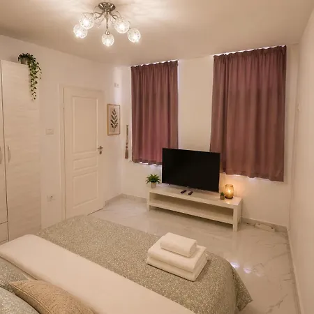 Cozy Bedroom Studio With Modern Kitchen & Bath Appartement Boekarest