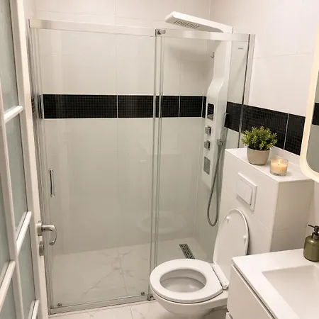 Cozy Bedroom Studio With Modern Kitchen & Bath Boekarest